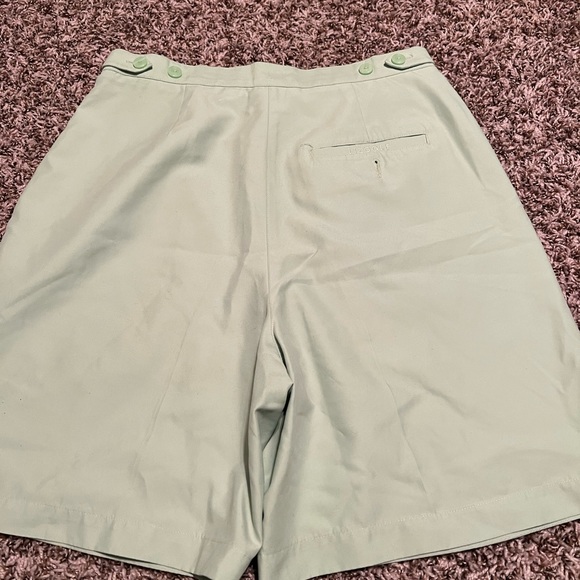 Liz Claiborne Green Golf Shorts 8 - Picture 4 of 5